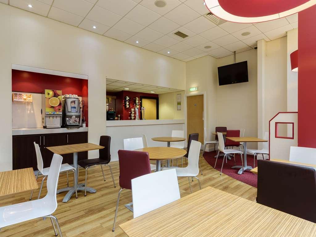Travelodge Leeds Central Restoran foto