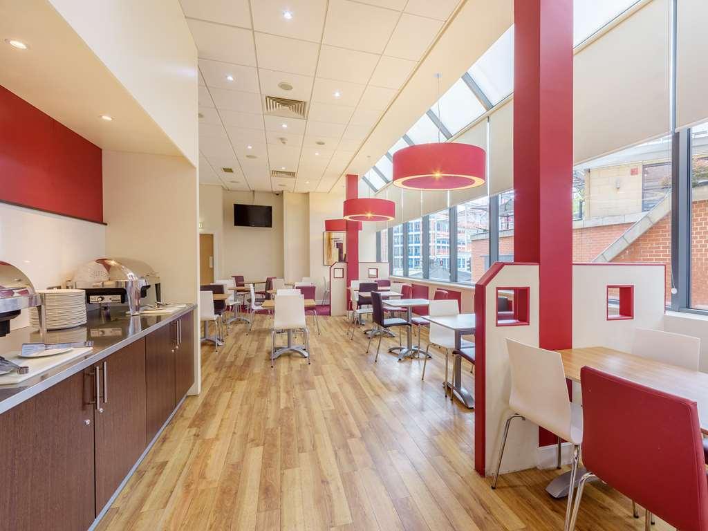 Travelodge Leeds Central Restoran foto