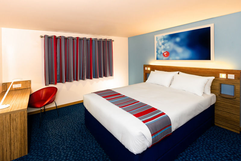 Travelodge Leeds Central Bagian luar foto