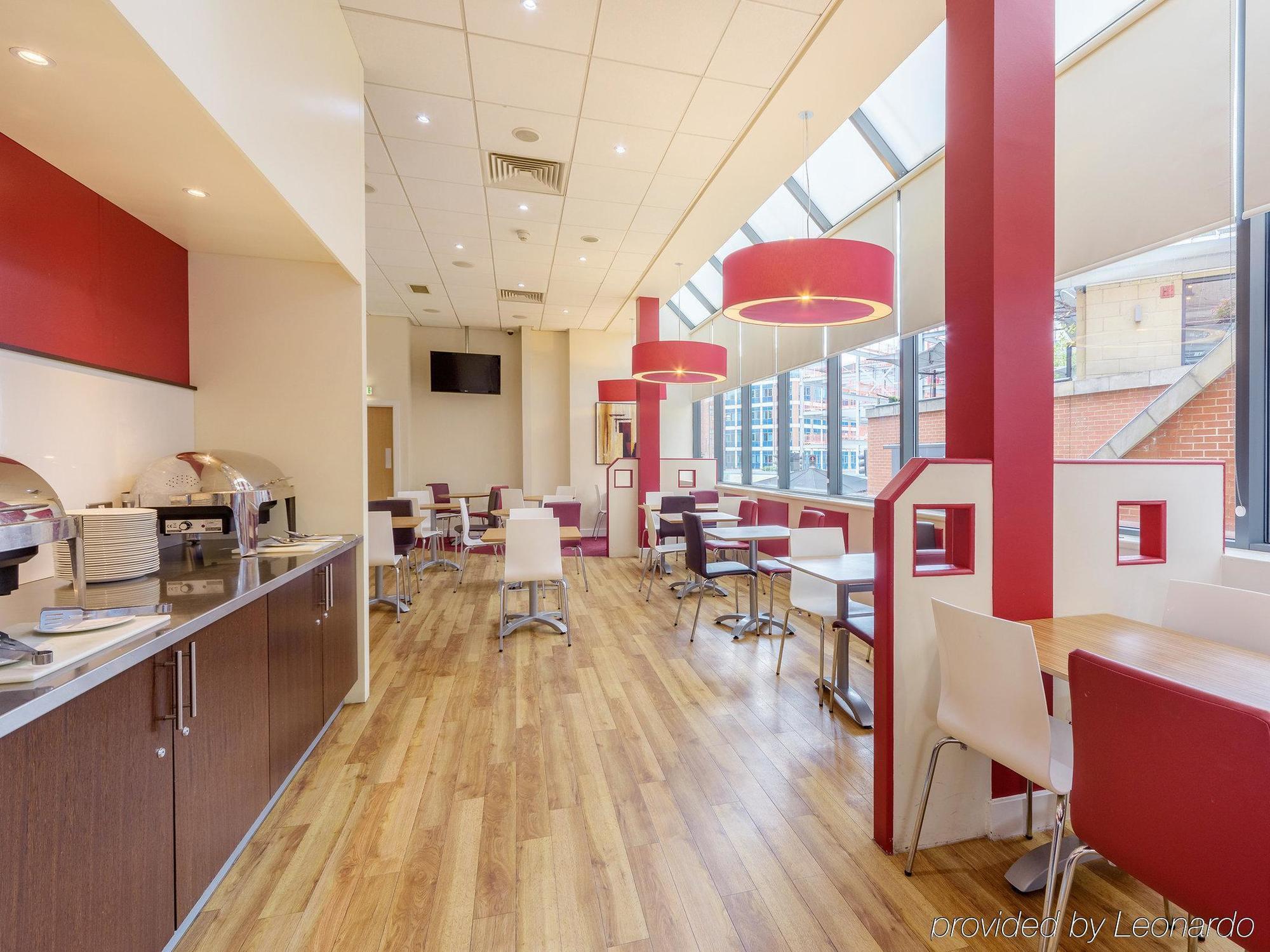 Travelodge Leeds Central Bagian luar foto