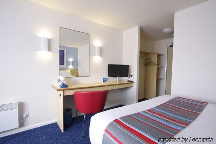 Travelodge Leeds Central Bagian luar foto
