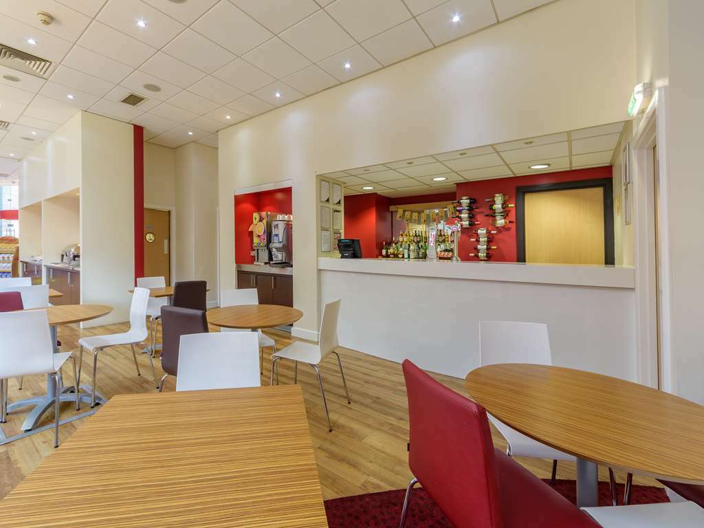 Travelodge Leeds Central Restoran foto